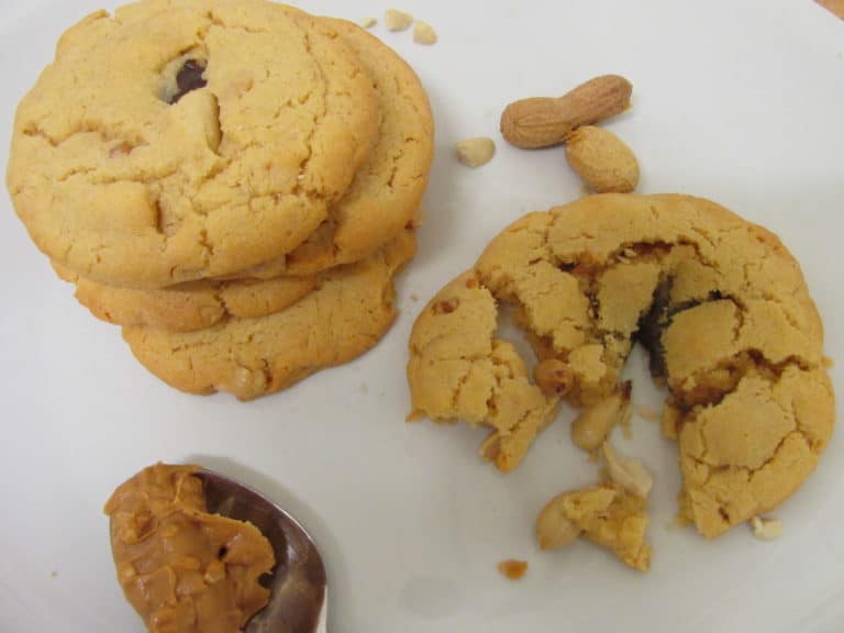 Erdnussbutter Cookies mit süßem Schokoladen – Karamellkern