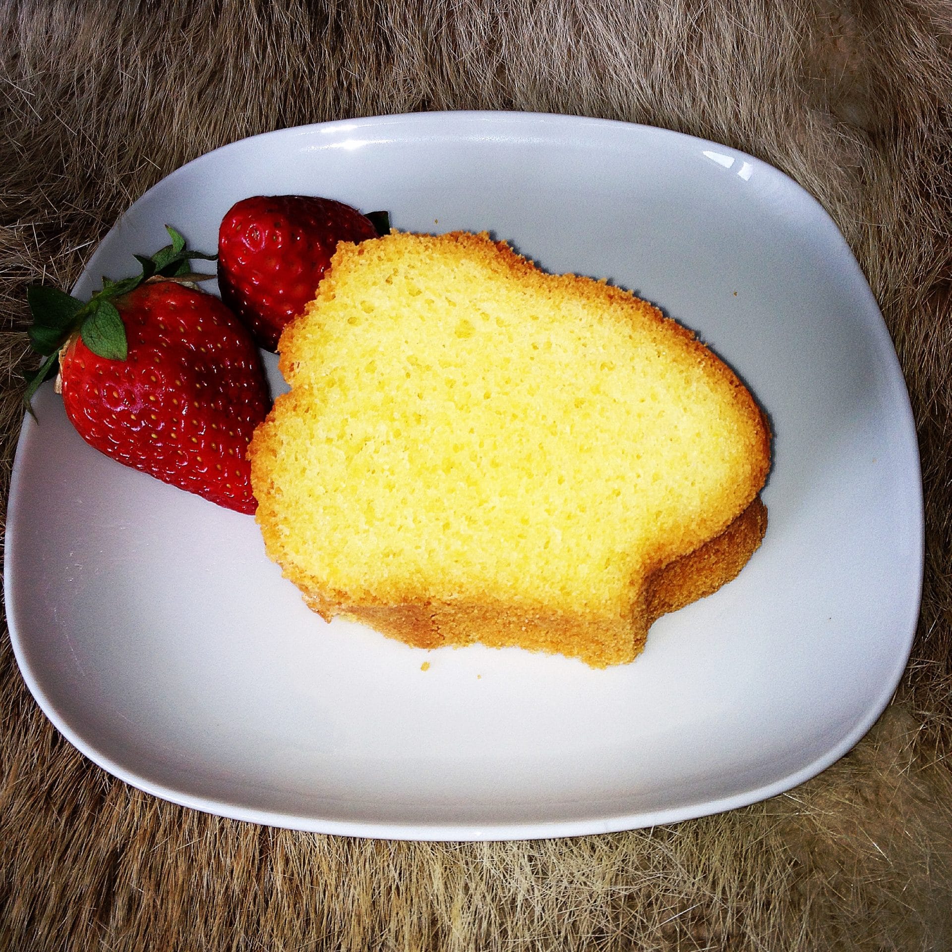 Saftiger Eierlikörkuchen - Lovelyliciousme
