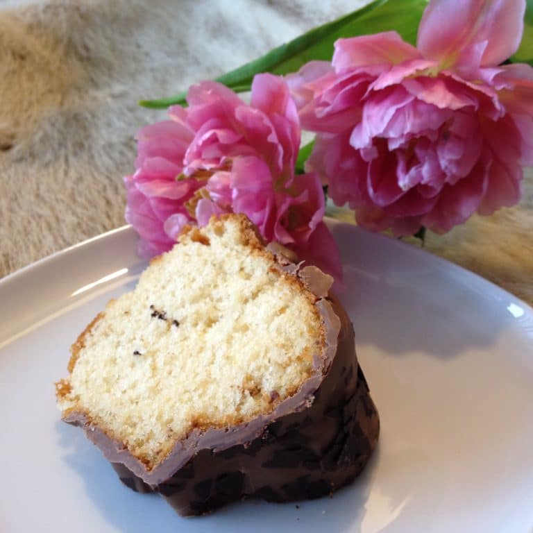 Joghurt Gugelhupf mit Schokoladenguss…EASY , schnell und lecker!