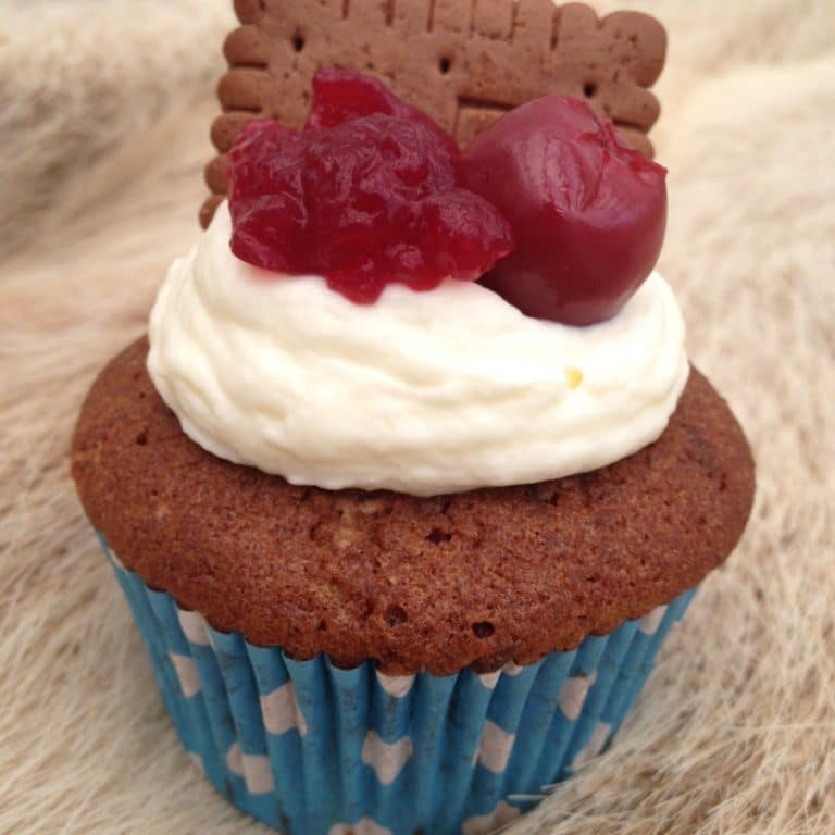 Kirsch Cupcakes