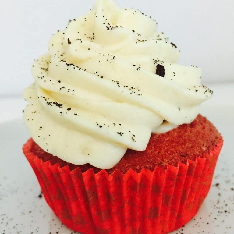 Red Velvet Cupcake mit Vanillefrosting