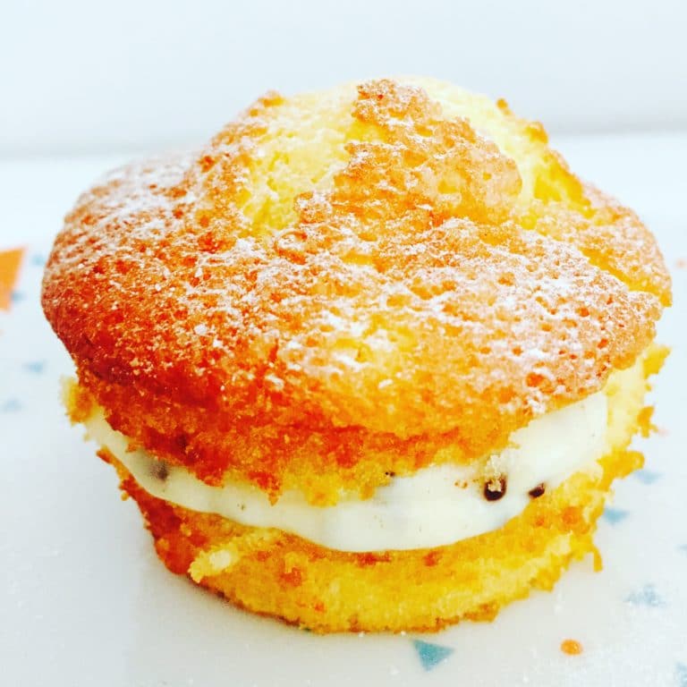 Mandarinen Fantakuchen Muffins mit einer Vanille-Schmand-Schokofüllung