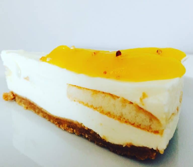 Mango Tiramisu Torte mit Haselnuss Krokant