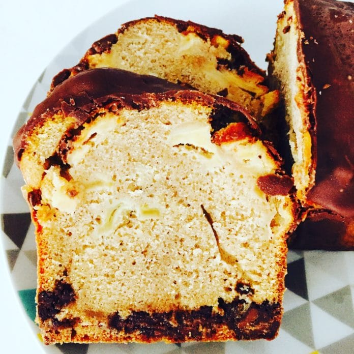 Apfelkastenkuchen Apfelkastenkuchen ist ein sehr schmackhafter und leckerer Kuchen, der sich wunderbar eignet, sobald die ersten Äpfel am Baum hängen.