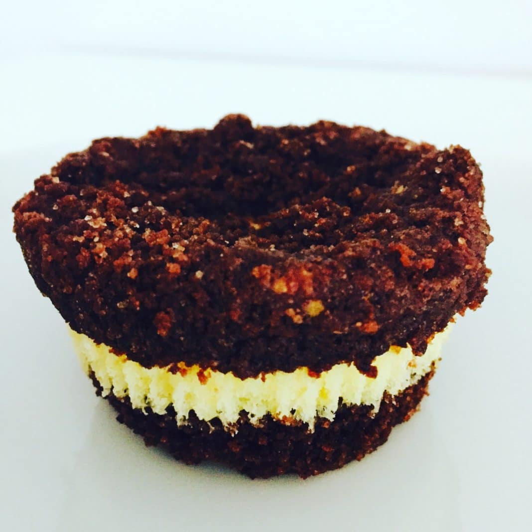 Russische Zupfkuchen Cupcakes Russische Zupfkuchen Cupcakes sind die kleinen Sünden vom großen Kuchen. Sie sind der wahre Leckerbssen für zwischendurch.