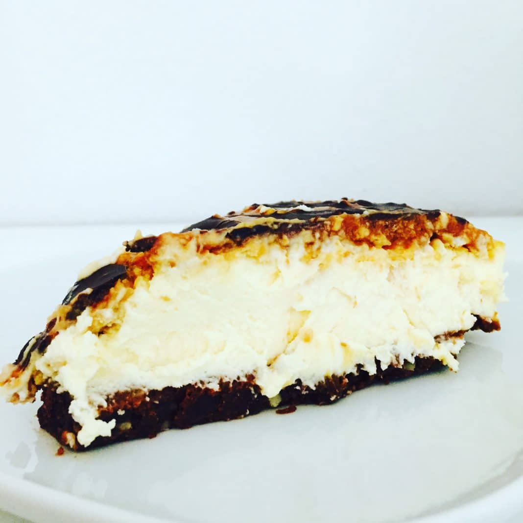 Samoa Cheesecake Samoa Cheesecake ist ein Kuchen der nach Urlaub, Sonne, Sand und Stand schmeckt. Ein Kuchen der das Sommerfeeling nach Hause holt.r