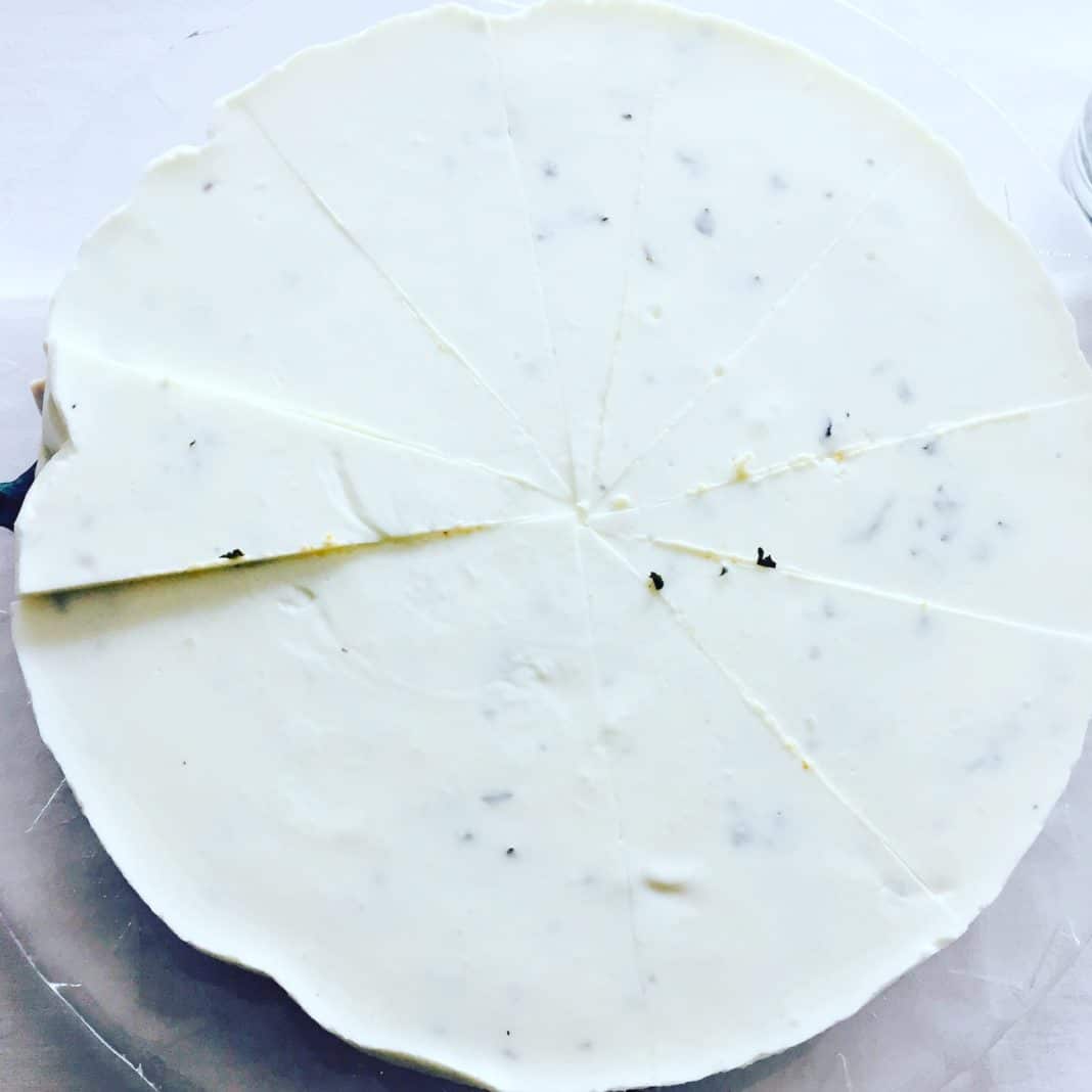 Käsekuchen mit Joghurt - Minz - Haube Käsekuchen mit Joghurt - Minz - Haube ist ein frischer sommerlichen Kuchen.