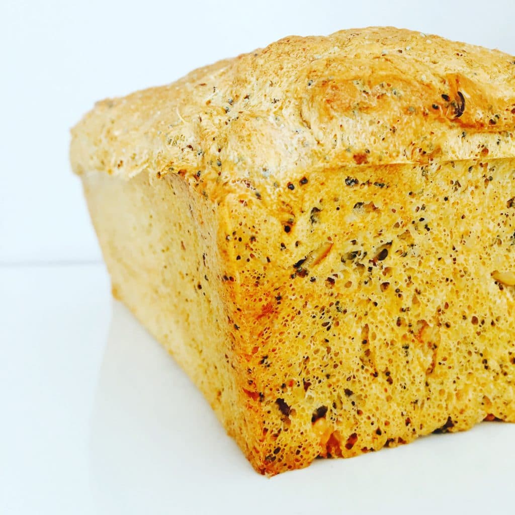 Dinkelbrot selbstgemacht, ist die wunderbare Alternative zum Bäckerladen um die Ecke. Mit einer fast Gelinggarantie!