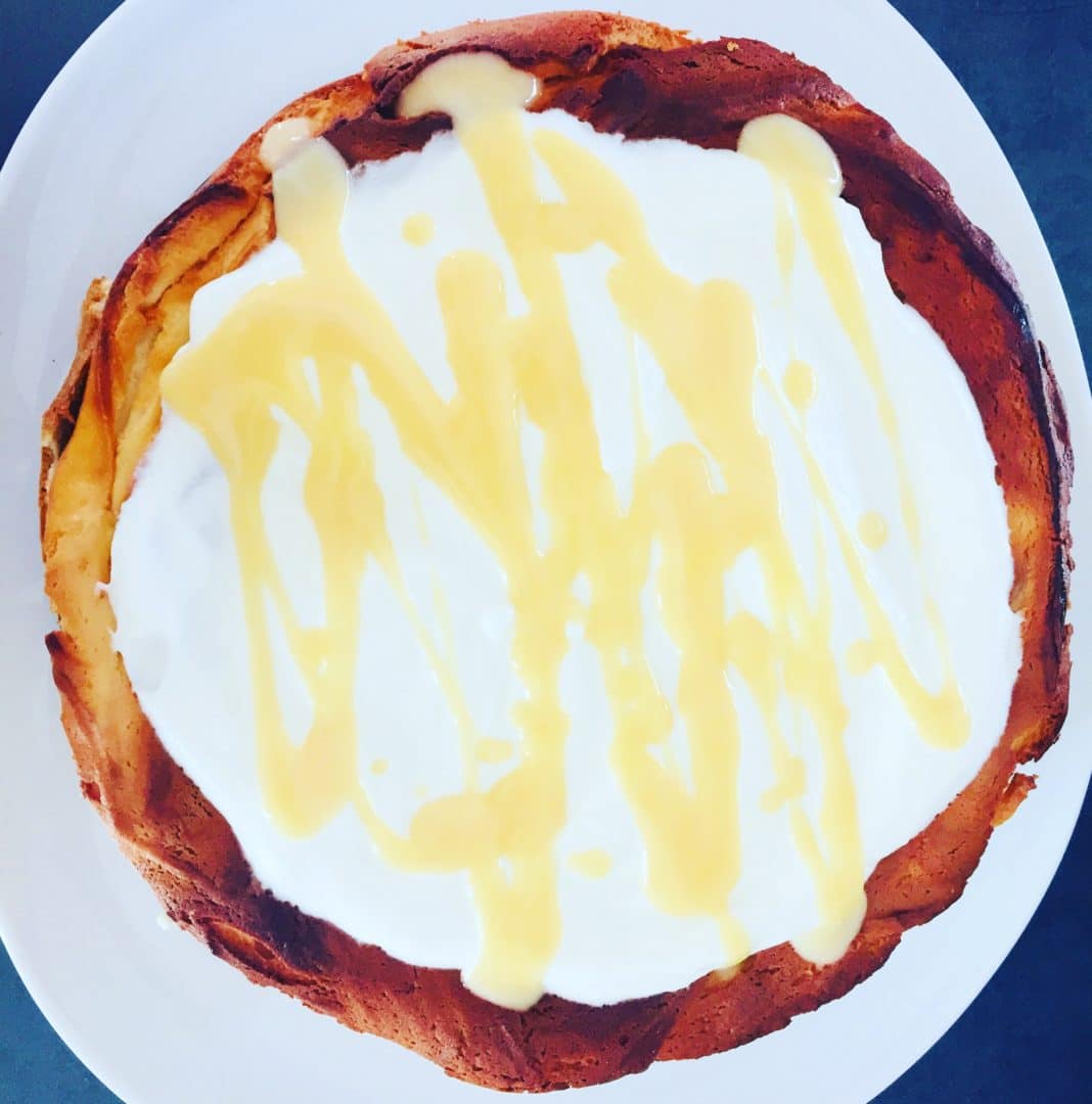 Eierlikörkäsekuchen Eierlikörkäsekuchen ohne Boden, iste infach schnell und simpel zu backen. Gelinggarantie!