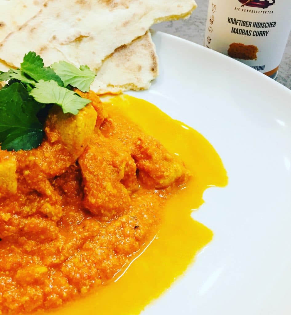 Butternut Chicken auf Deutsch Butter Hühnchen, ist das wohl bekannteste indische Gerichte, welches wir kennen, lieben und in vollen Zügen genießen.