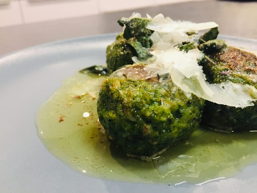 Spinatknödel Spinatknödel sind eine Spezialität aus Südtirol.