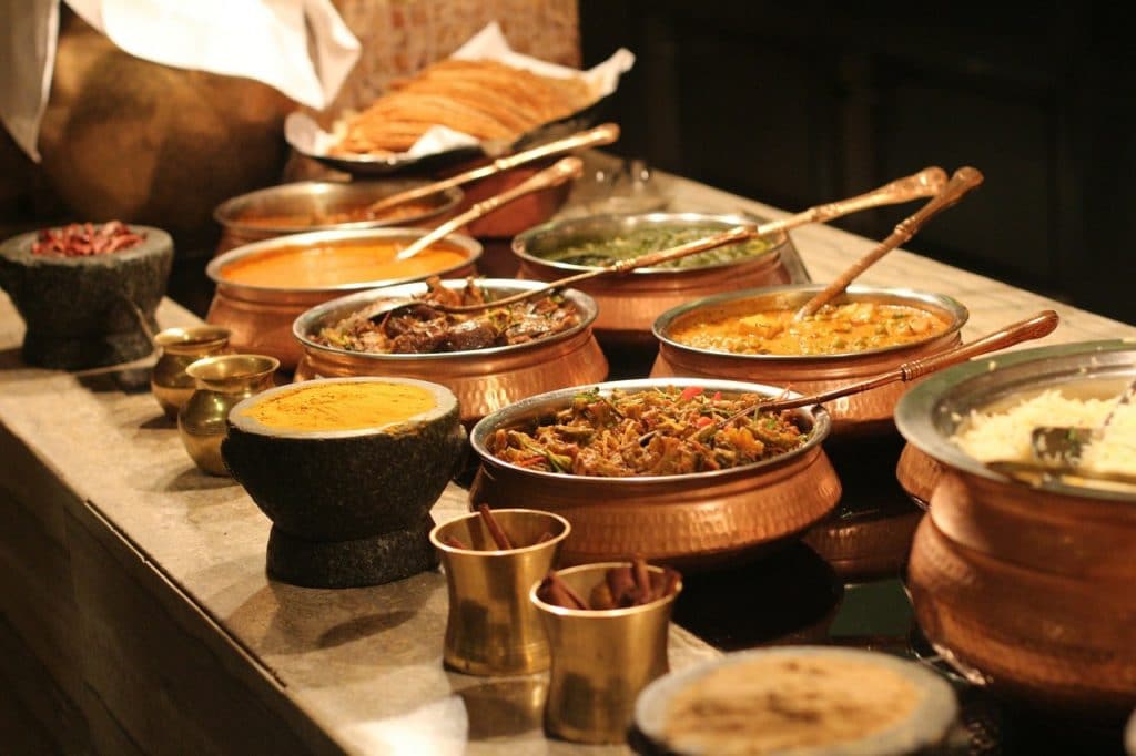 Indien und sein Essen, ist genauso bunt wie seine Farben und die Gewürze, die dieses Land prägen. Eine Reise ins Land des Genusses!