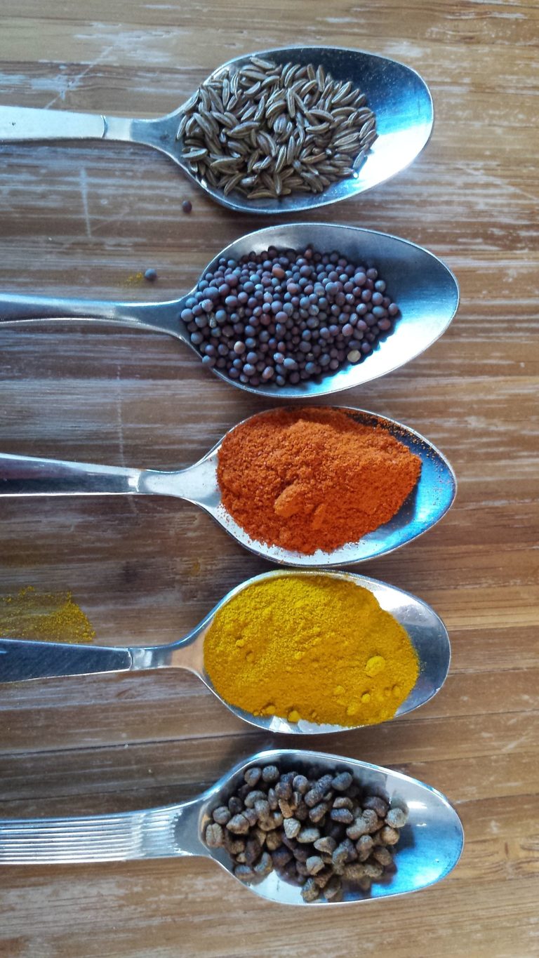 Gewürze prägen das Land und verleihen diesem Farbe und Aroma.