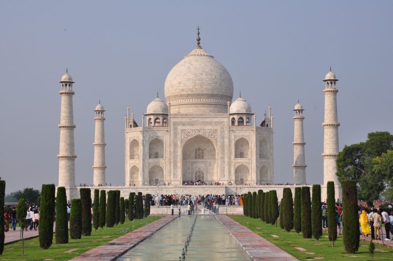 Indien und sein Essen, ist genauso bunt wie seine Farben und die Gewürze, die dieses Land prägen.
