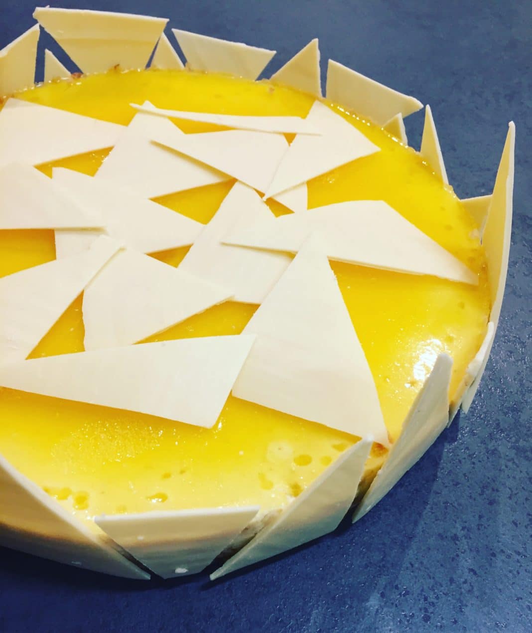American Cheesecake Dieser American Cheesecake mit Passionsfrucht und weißer Schokolade, ist ein wahrer Genuss. Crunch, Cremig und fruchtig in einem, was will man mehr.