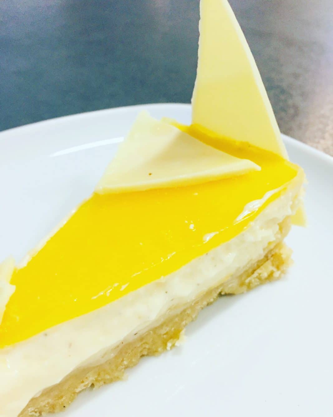 American Cheesecake mit Passionsfruchtspiegel - Lovelyliciousme