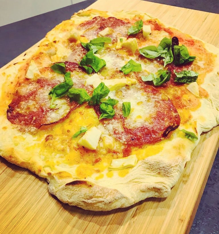 Pizza Pizza ist nicht gleich Pizza. Auf die Zutaten kommt es an. Hier ein typisches italienisches Pizzateigrezept, was wirklich überzeugt!