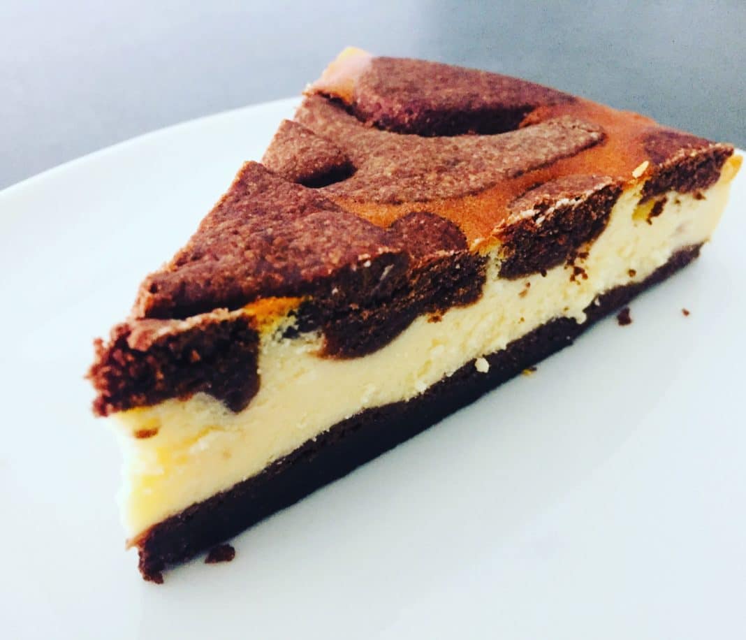 Russischer Zupfkuchen Der russische Zupfkuchen ist ein absoluter Kuchenklassiker und einfach in der Herstellung aber überragend im Geschmack. Ein Valentins Muss!